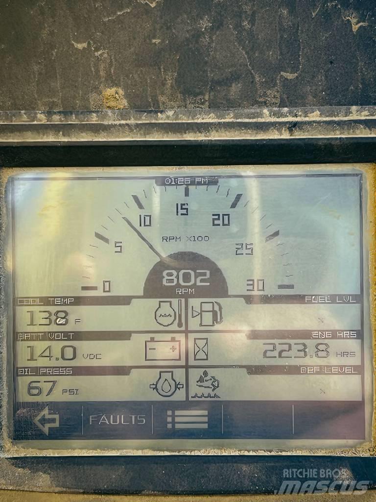 Lorain 1600M Кранове за тежък терен