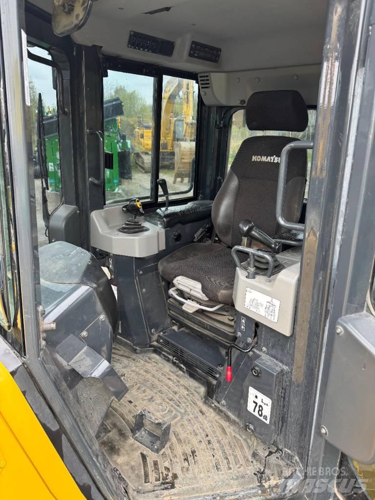 Komatsu D 61 PX-24 Верижни булдозери
