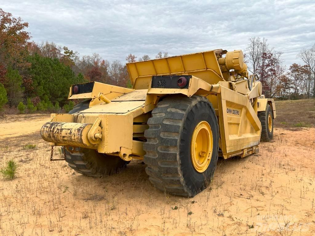 DEERE 862 Скрепери
