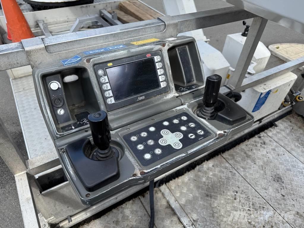 Bronto Skylift S56XR Моторизирани платформи с талига