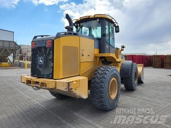 John Deere 624K Колесни товарачи