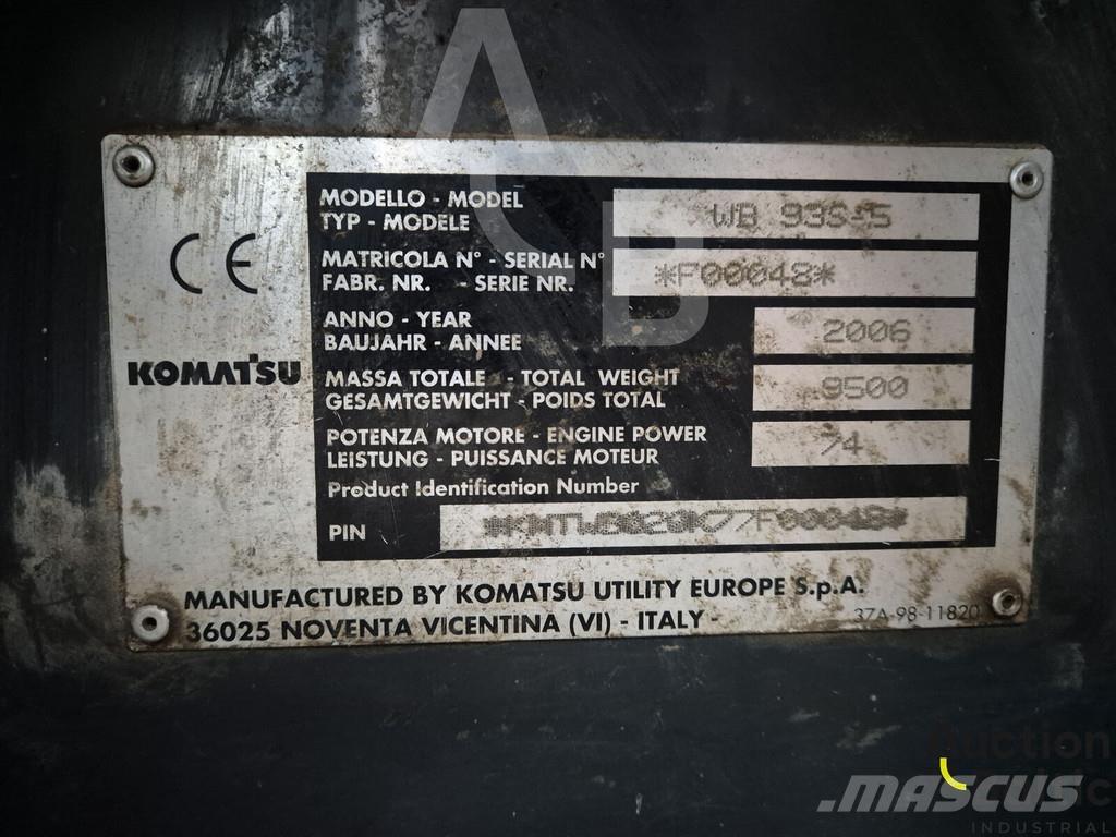 Komatsu WB93S-5 Товарач със заден ексватор