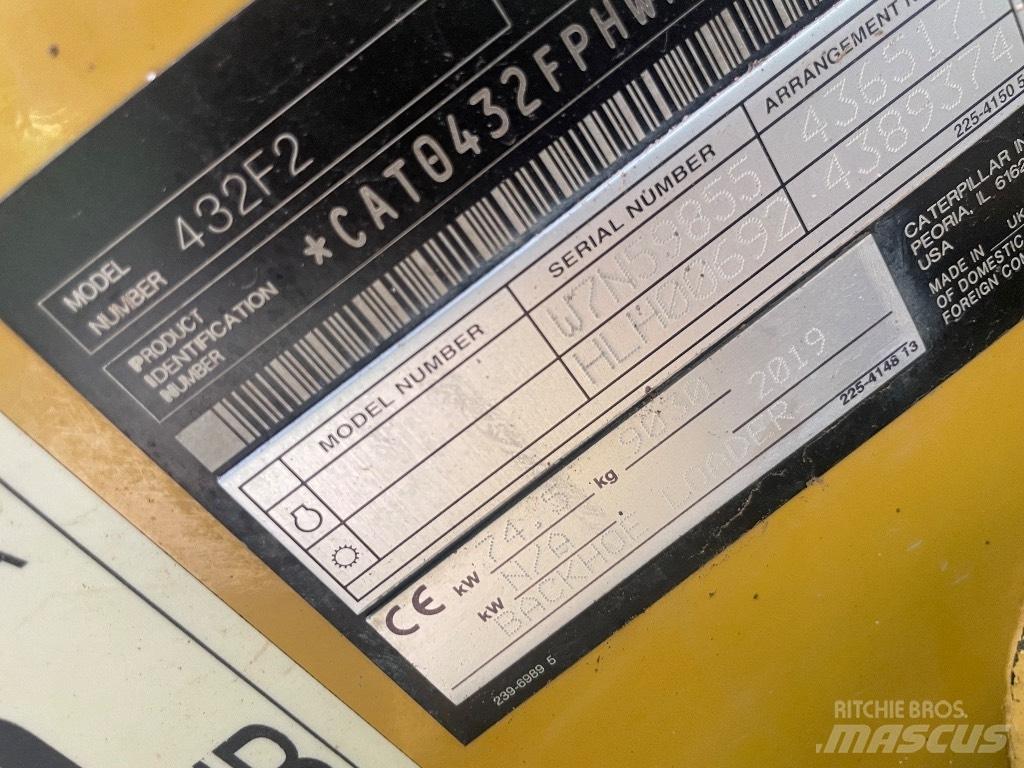 CAT 432 F Товарач със заден ексватор