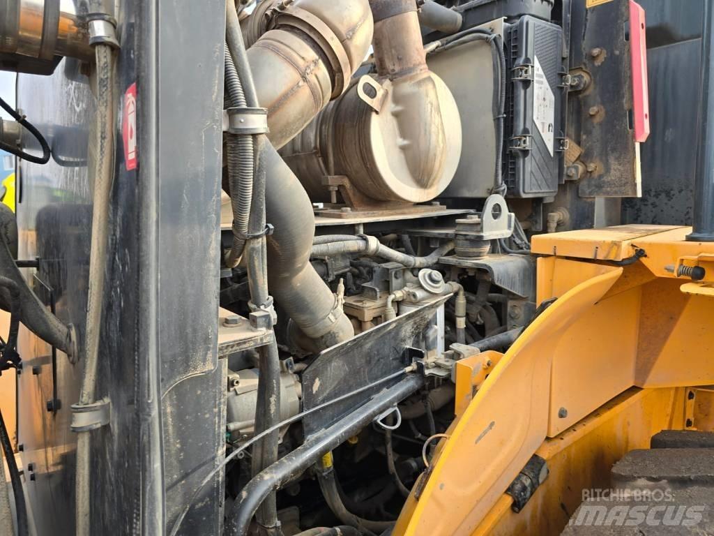 Hyundai HL 960 Колесни товарачи