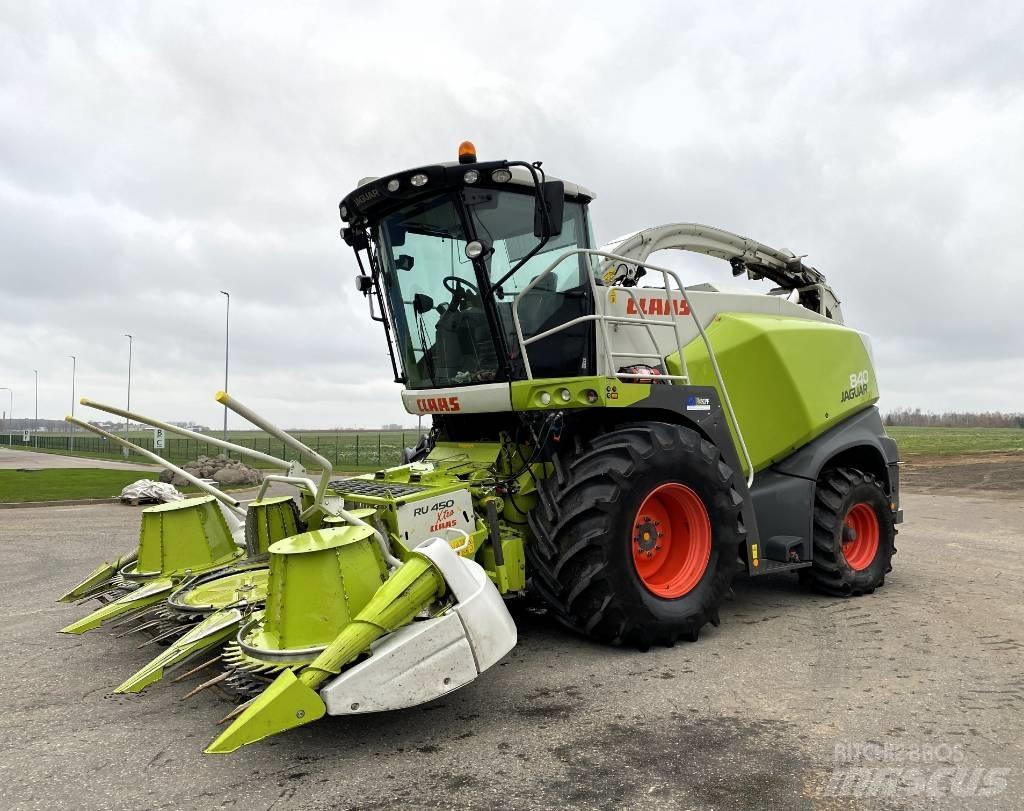 CLAAS Jaguar 840 Фуражни комбайни