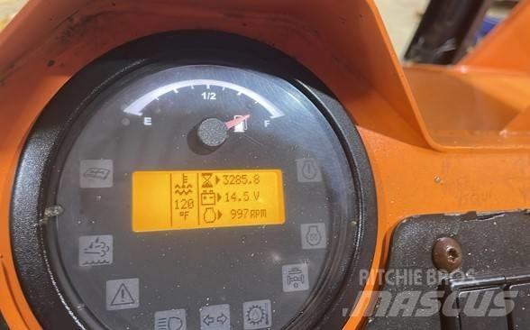 SkyTrak 10054 Телескопични товарачи