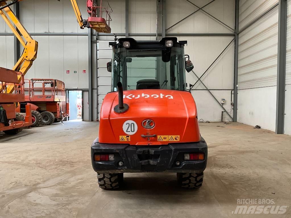 Kubota R 065 Колесни товарачи