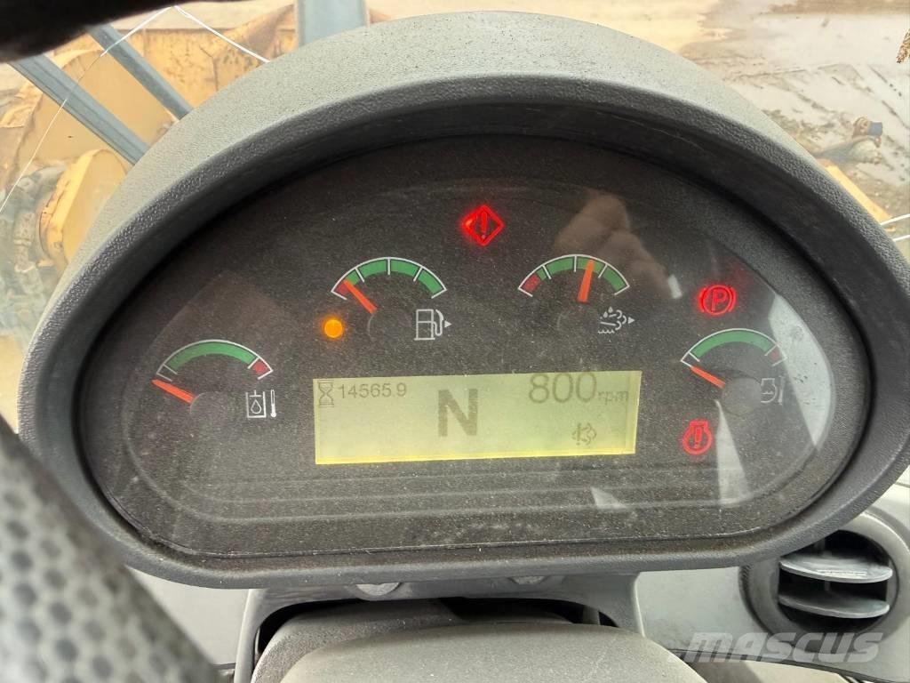 CAT 938 M Колесни товарачи