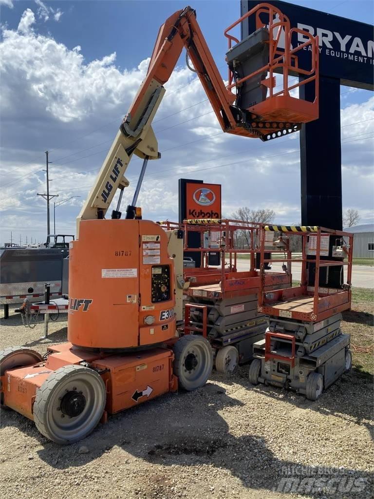 JLG E300AJP Съчленени стрелови подемници