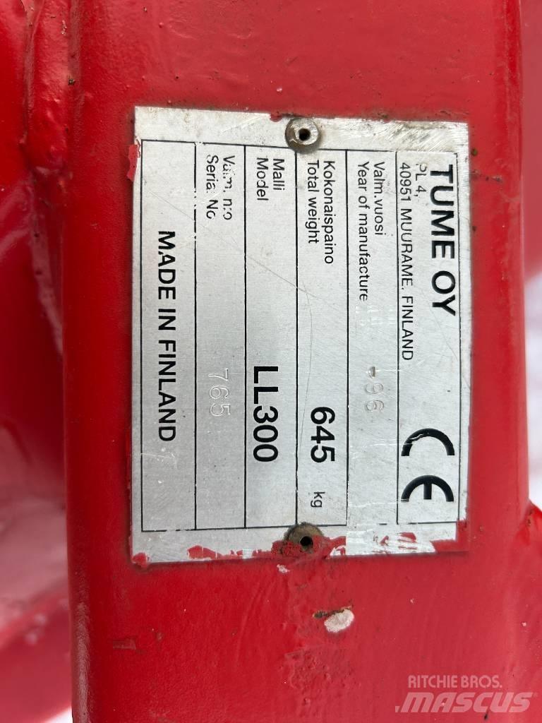 Esko LL300 Снегохвъргачки
