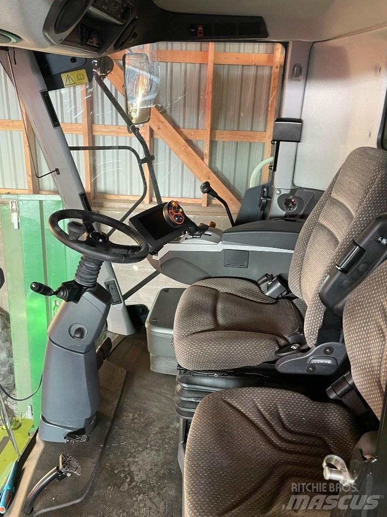CLAAS Tucano 440 Комбайни