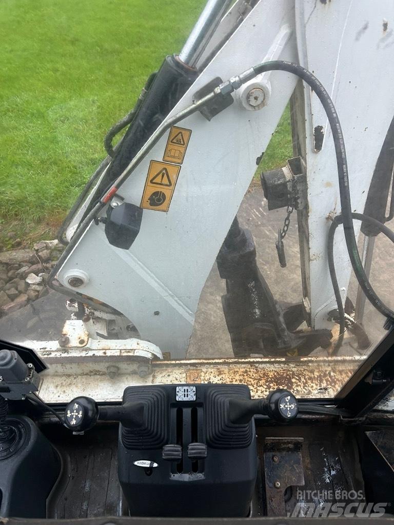 JCB 2CX Товарач със заден ексватор