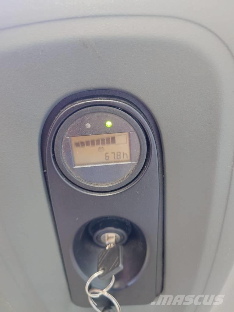 Linde L12i/1172 Колички високоповдигачи с теглич