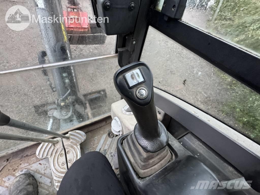 New Holland 8560 Трактори