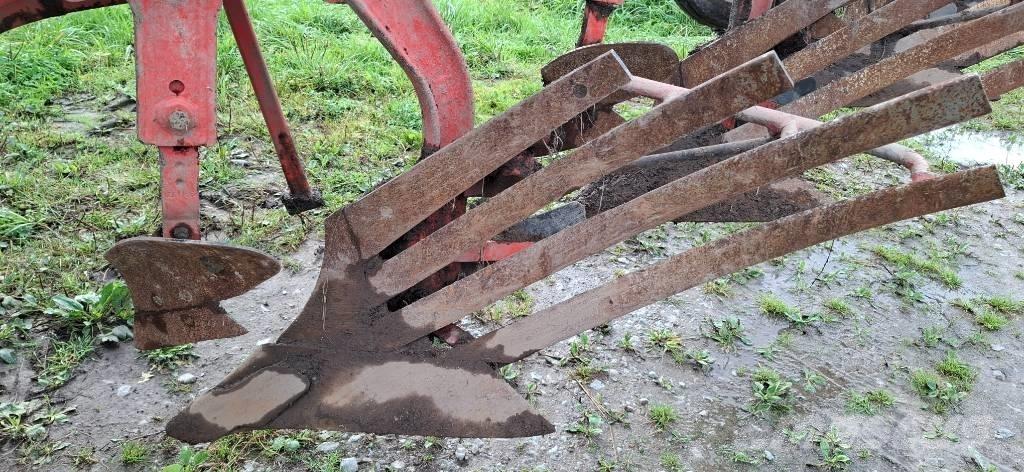Kuhn Vari-Master 123 Реверсивни плугове