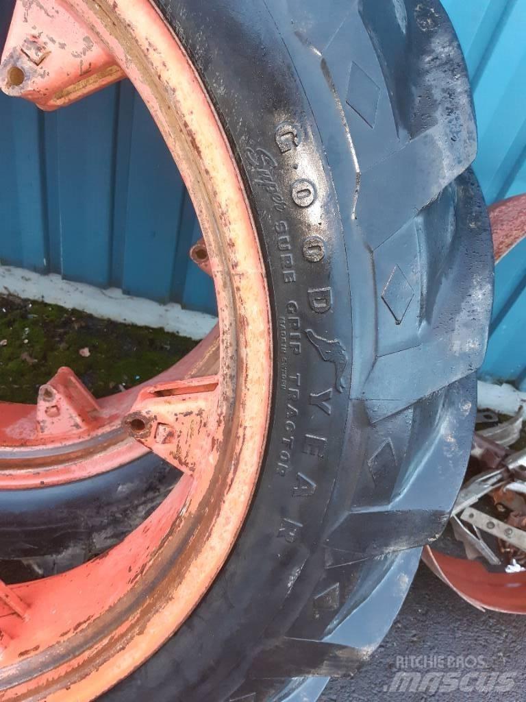 Goodyear 12.4-36 Колелета/Гуми