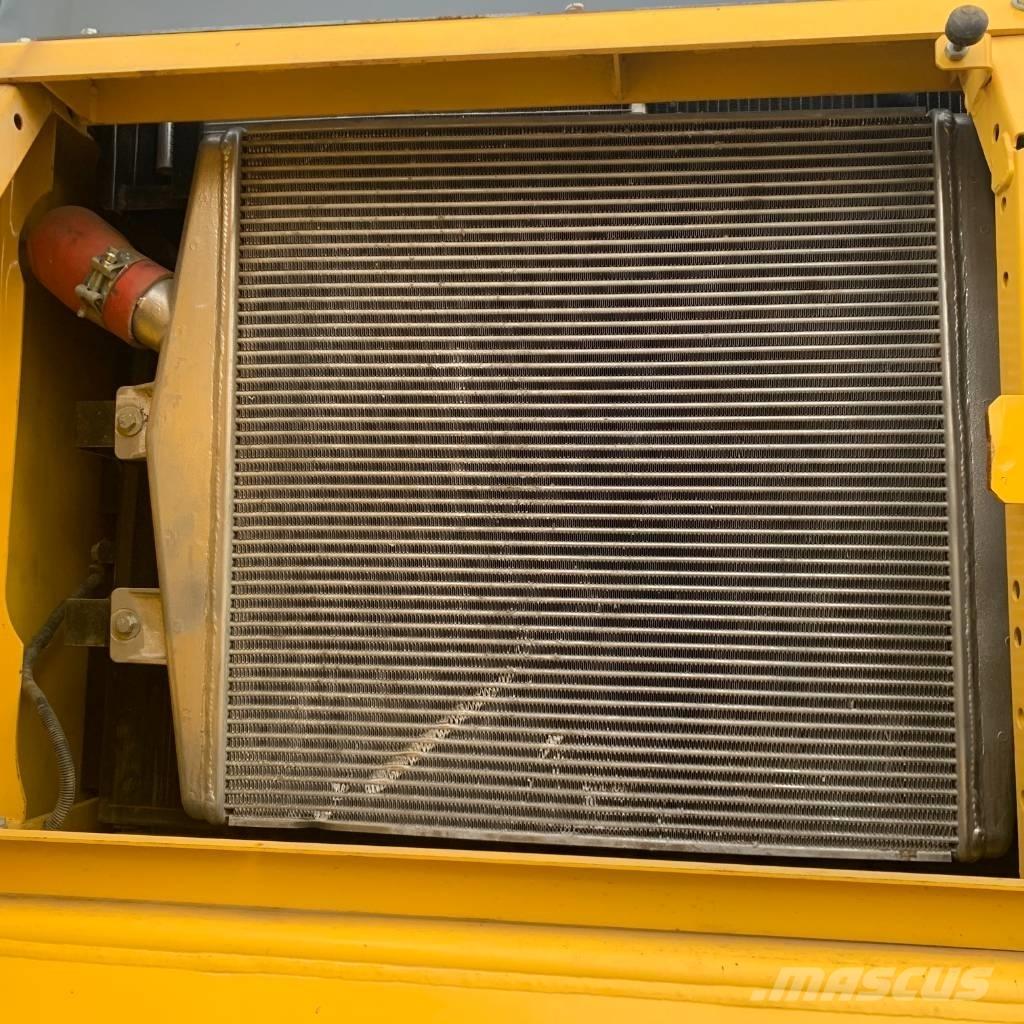 Komatsu PC450-8 Верижен екскаватор