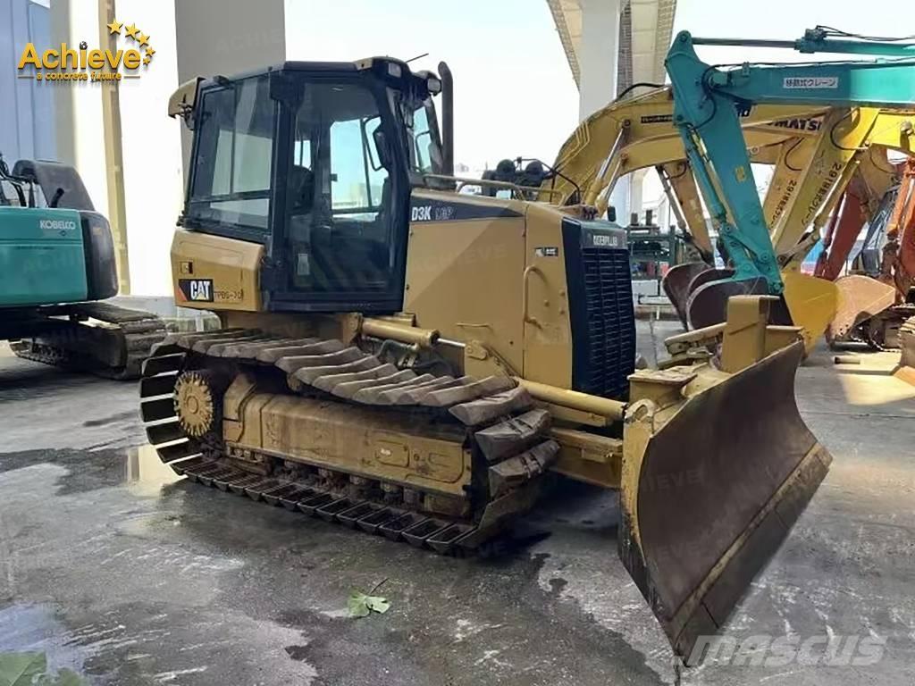 CAT D 3 Верижни булдозери
