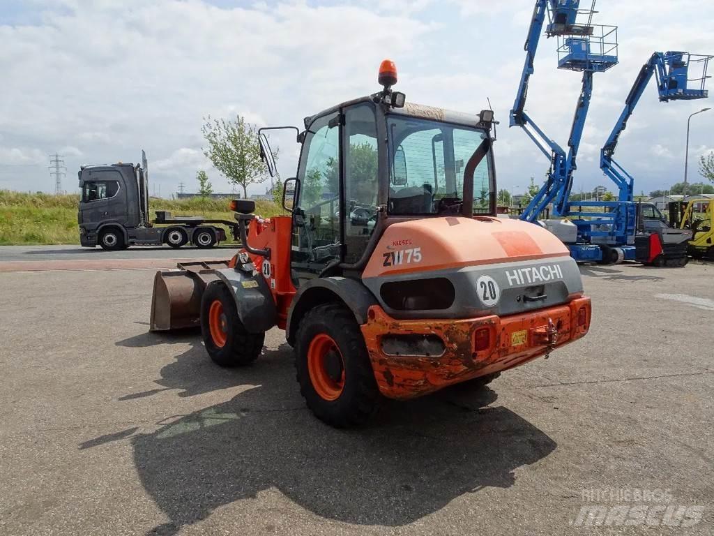 Hitachi ZW75 Строителство - Други