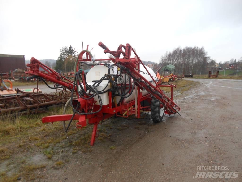 Lindus SPRUTA 2400L Прикачни пръскачки
