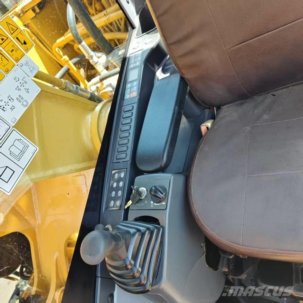 CAT 320 D Верижен екскаватор