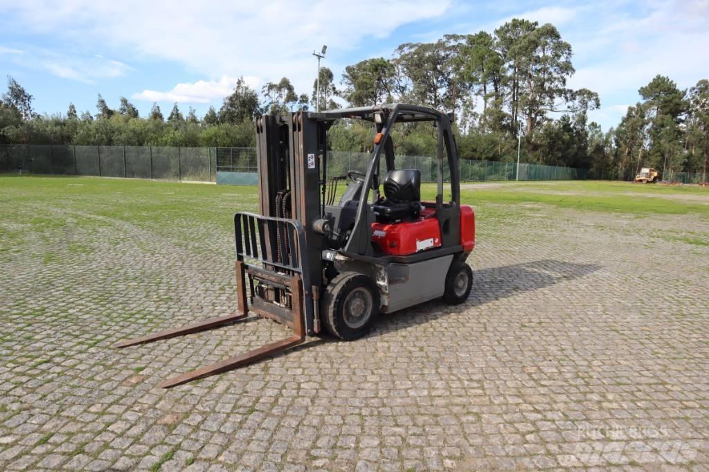 Nissan Y1D2A25Q Дизелови камиони