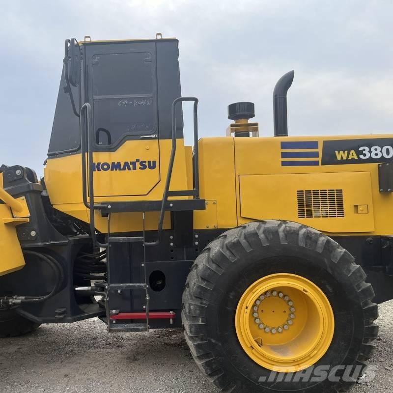 Komatsu WA 380 Колесни товарачи
