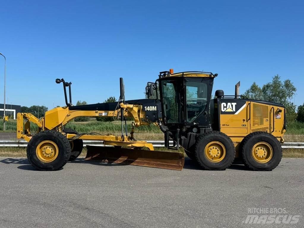 CAT 140M Грейдери