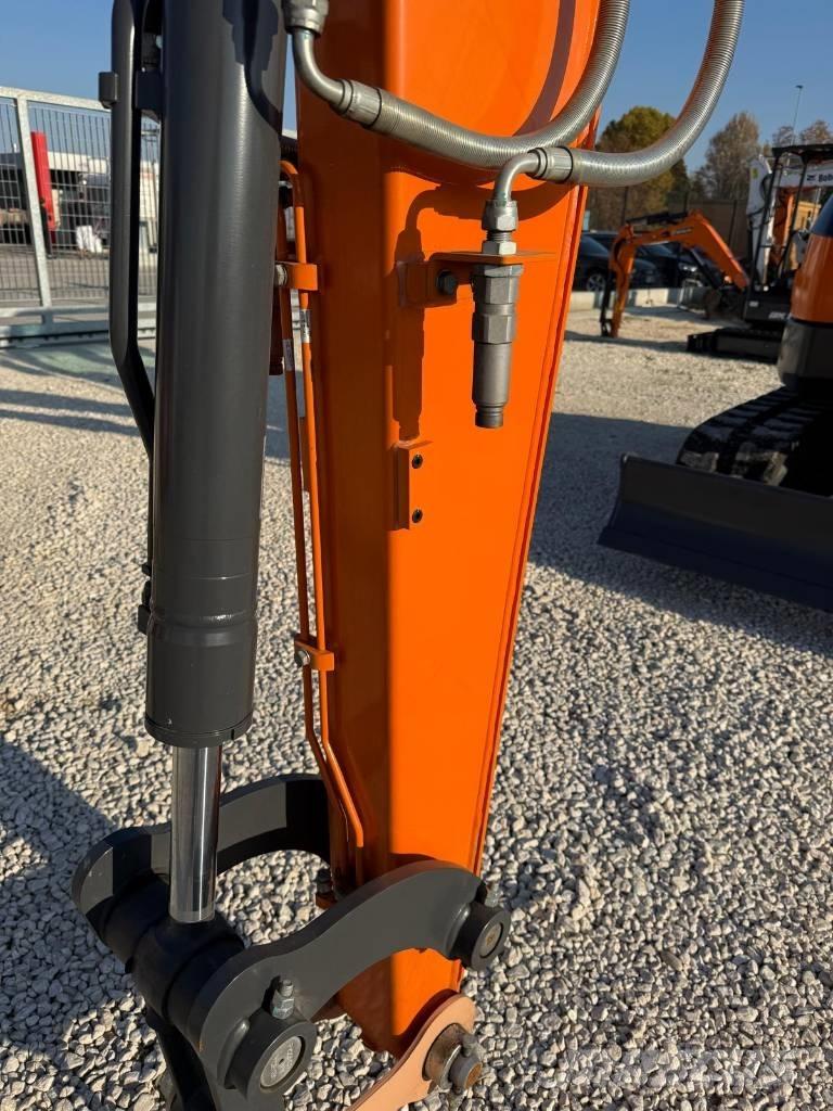 Develon DX 55 R-7 Верижен екскаватор