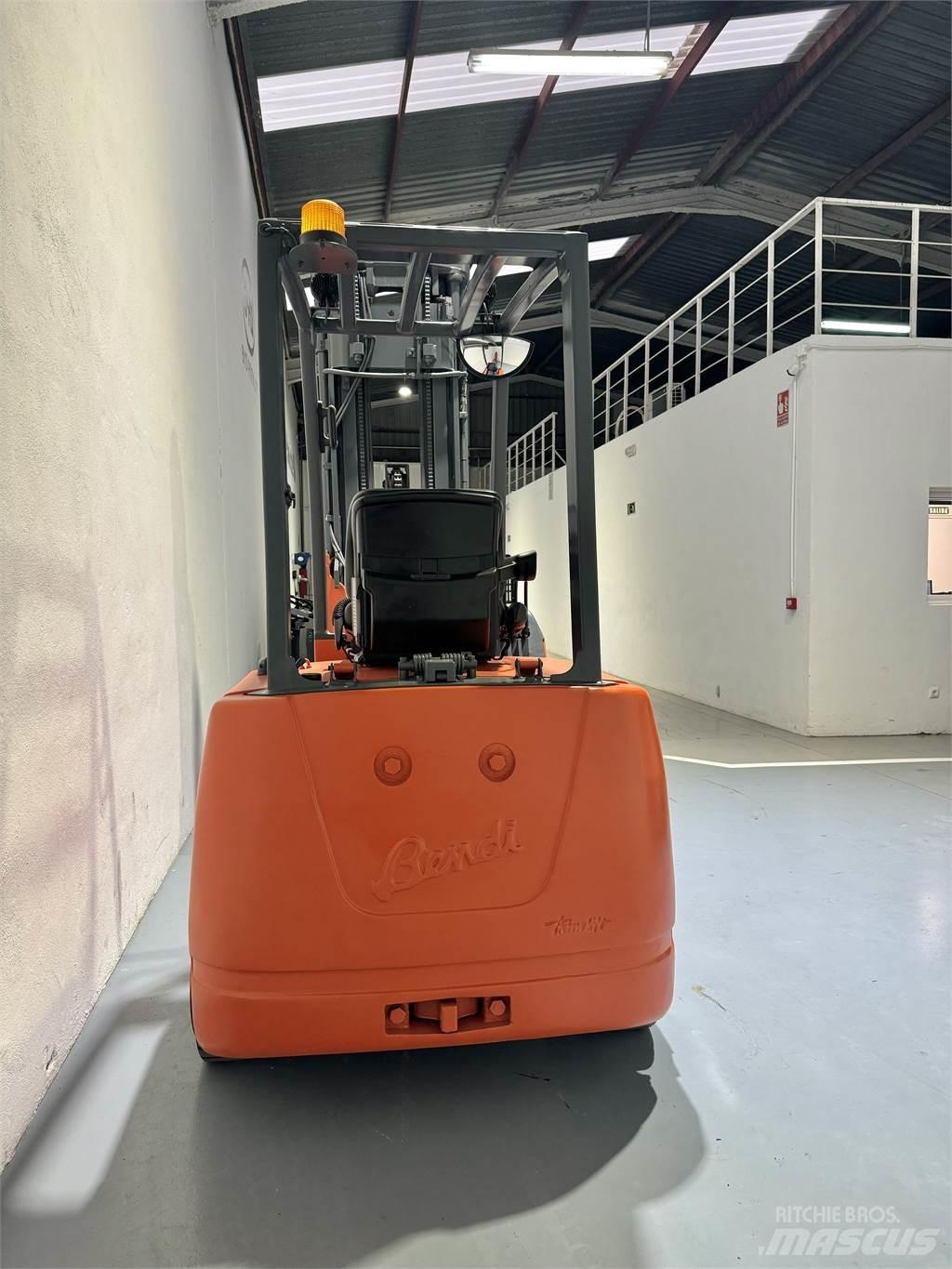  B318 Високоповдигачи за работа в тесни коридори