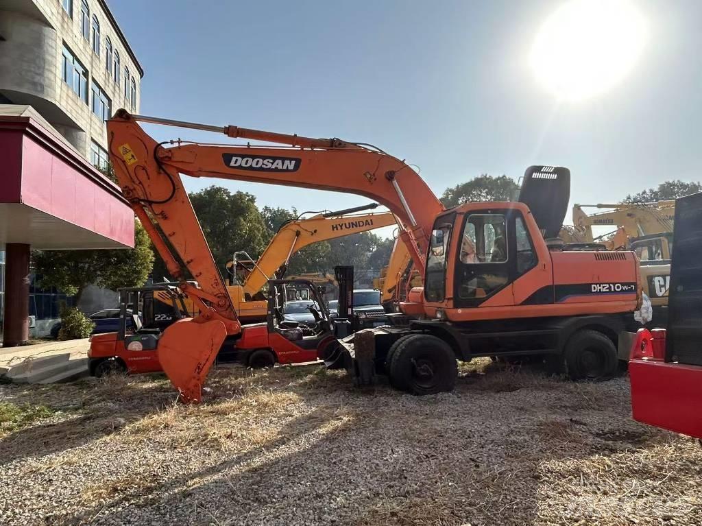 Doosan DH 210 W Колесни екскаватори