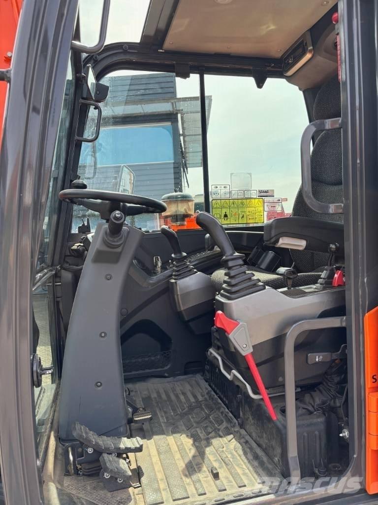 Doosan DX 57 Колесни екскаватори