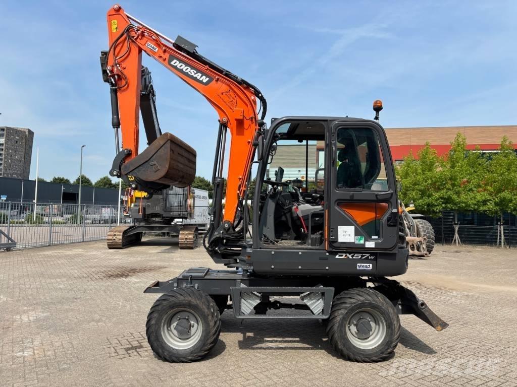 Doosan DX 57 Колесни екскаватори