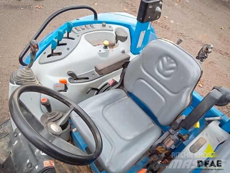 New Holland T 4.85 Трактори