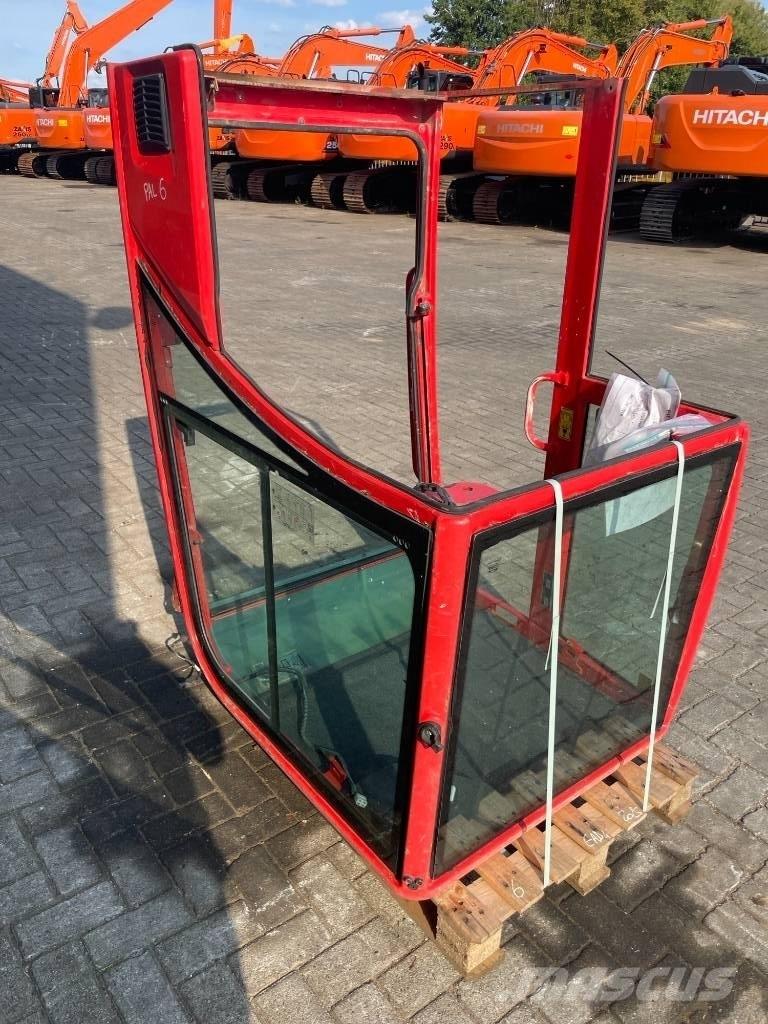 Volvo ECR25D Кабина