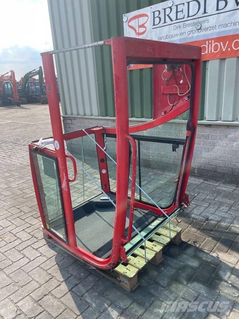 Volvo ECR25D Кабина