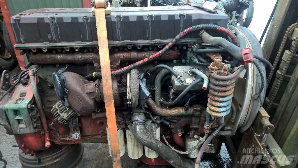 Volvo D12 Двигатели
