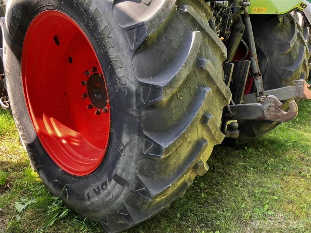 CLAAS Axion 850 Трактори