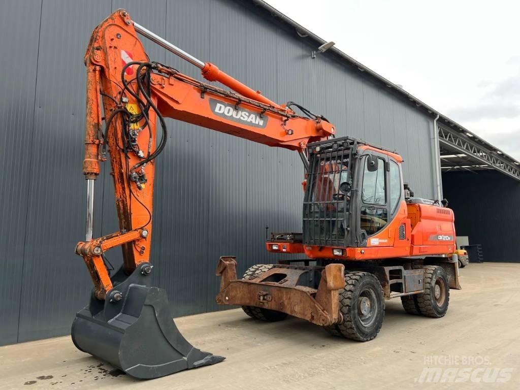 Doosan DX210W Колесни екскаватори