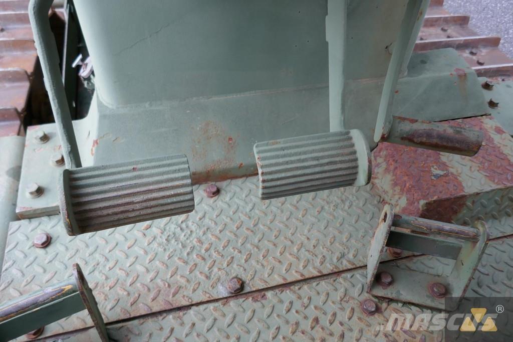 CAT D7G Ex-army Верижни булдозери
