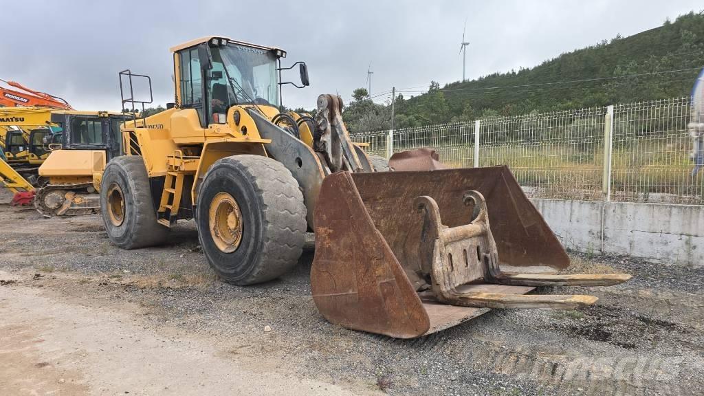 Volvo L 220 F Колесни товарачи