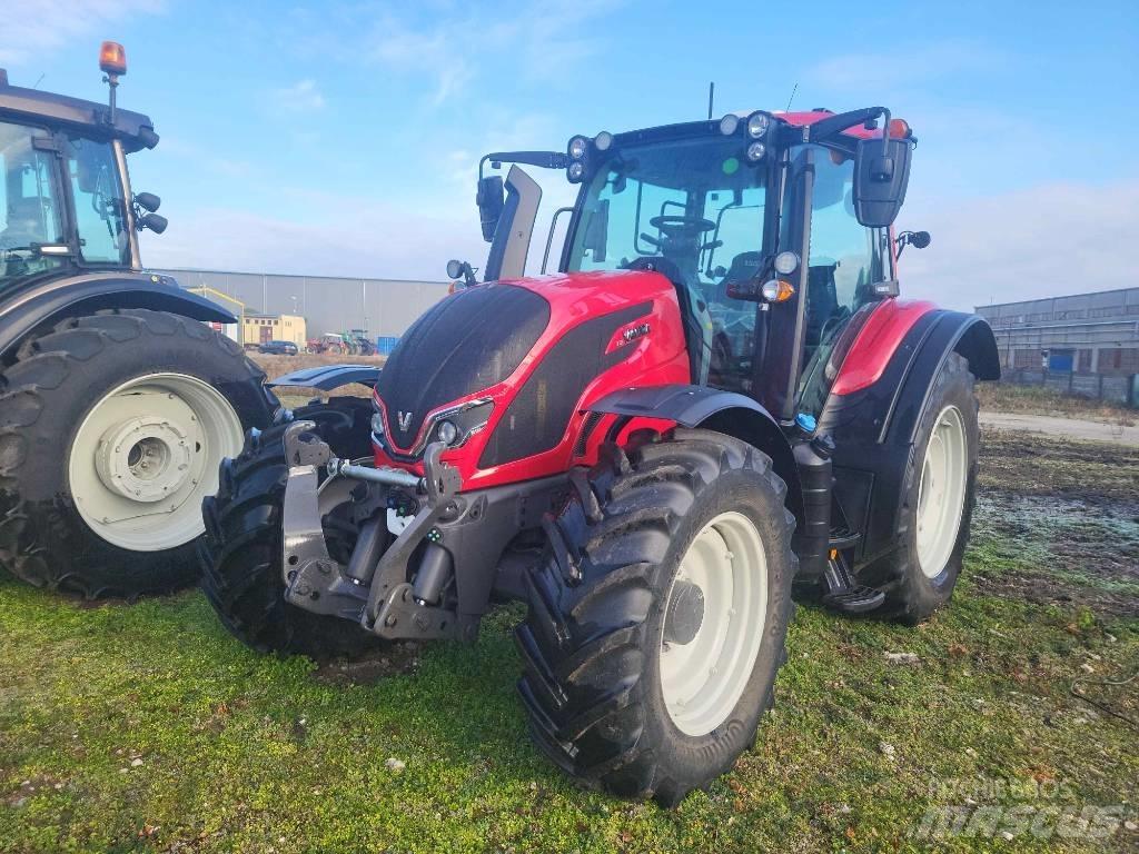 Valtra N 155 Versu Трактори