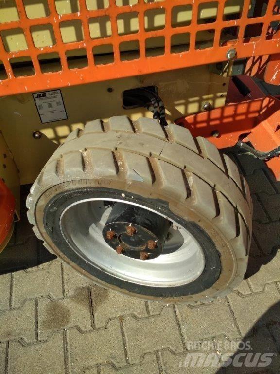 JLG M 4069 Ножични работни платформи