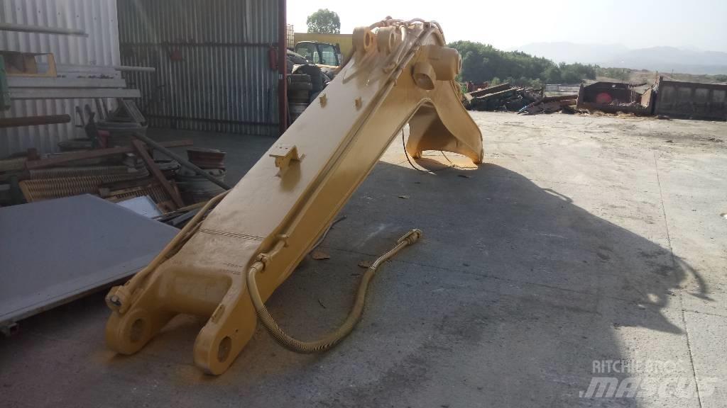 CAT 245 Стрели и рамена
