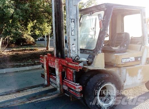CAT DP 45 K Дизелови камиони