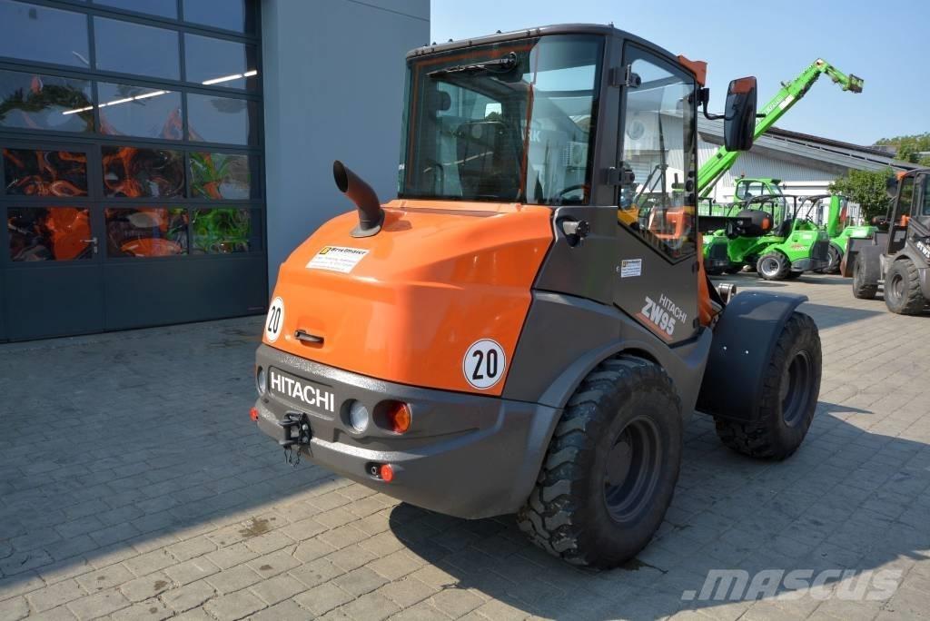 Hitachi ZW 95-6 C Колесни товарачи