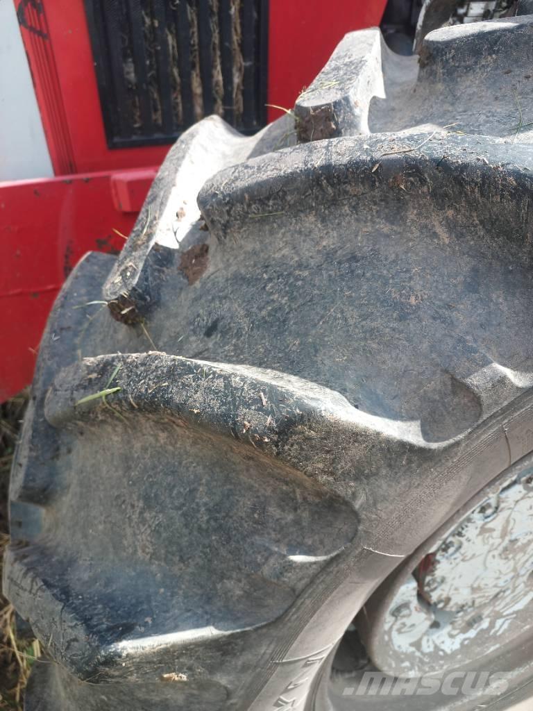 Massey Ferguson 2725 Трактори