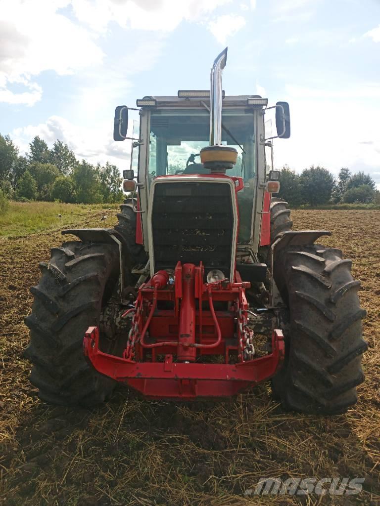 Massey Ferguson 2725 Трактори