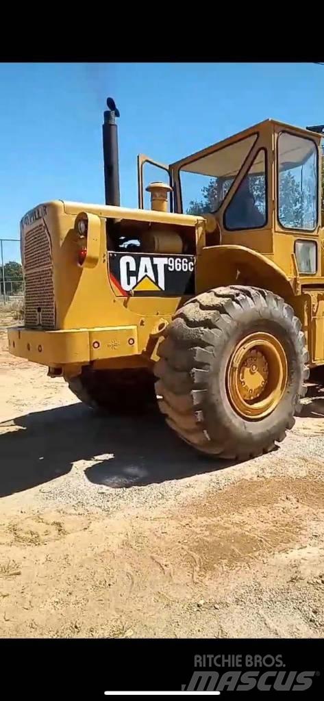 CAT 966C Колесни товарачи