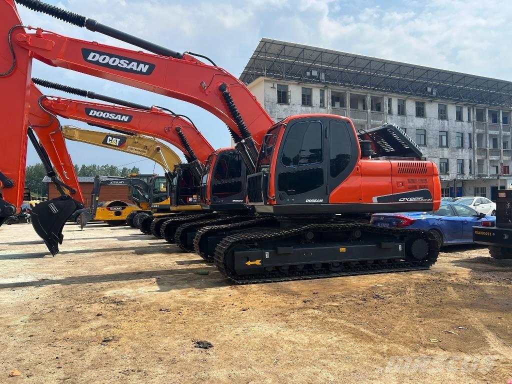 Doosan DX 225 LC Верижен екскаватор